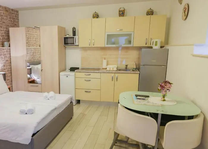 Bliss Apartments With Free Parking