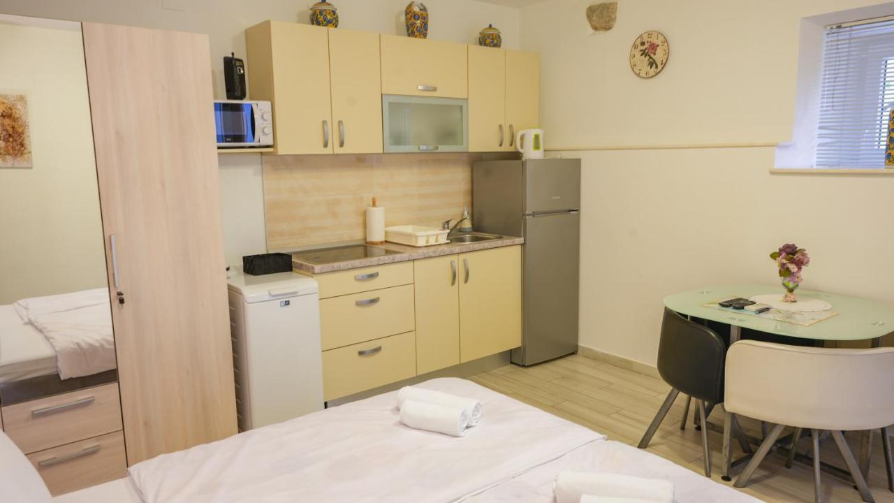 Bliss With Free Parking Appartement Split